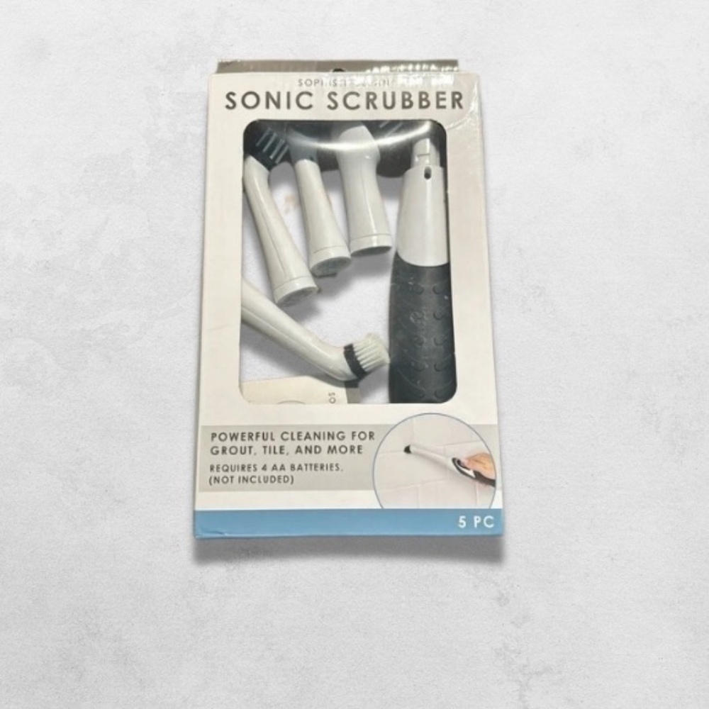 NWT Sophisti-Clean Sonic Scrubber Four Precision Brush Heads Black & White OS